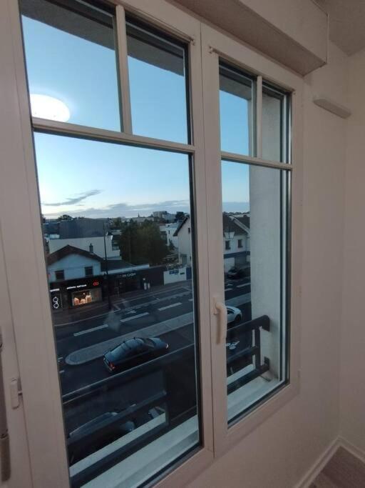 Centre Equipe Wifi, 7minutes A Pieds Gare Avec Rer B , Orlyval Apartment Antony
